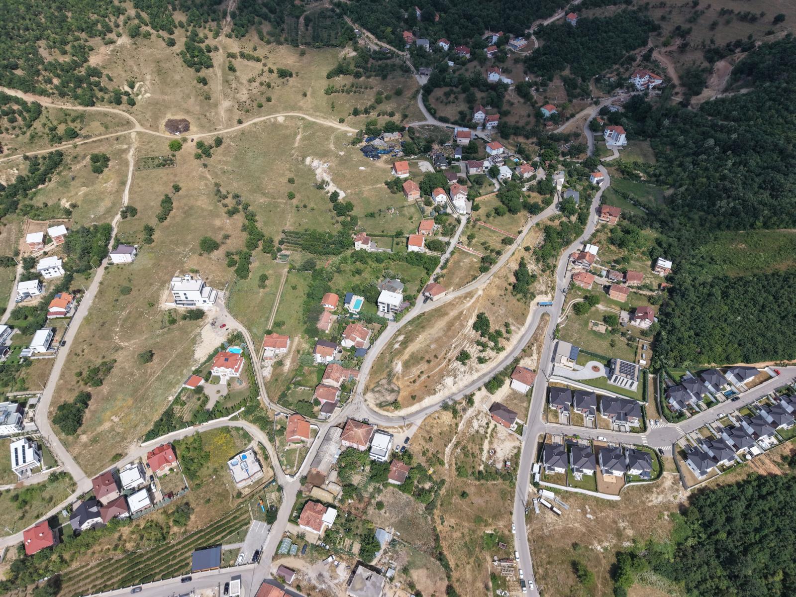 Pamje nga larte e lagjes Sofali me rruget dhe shtepite ekzistuese